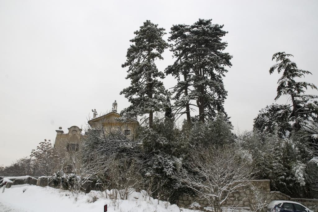 Villa Bertagnolli - Locanda Del Bel Sorriso เตรนโต ภายนอก รูปภาพ
