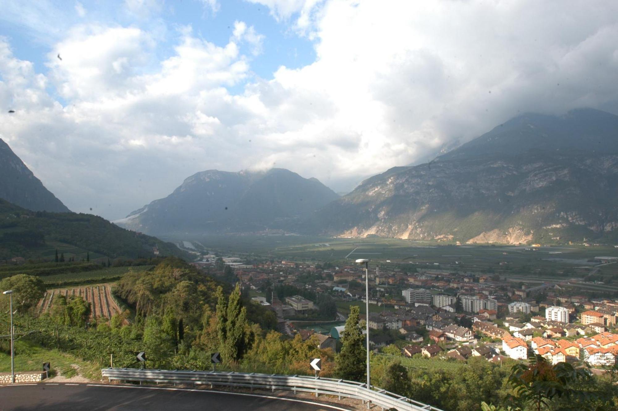 Villa Bertagnolli - Locanda Del Bel Sorriso เตรนโต ภายนอก รูปภาพ