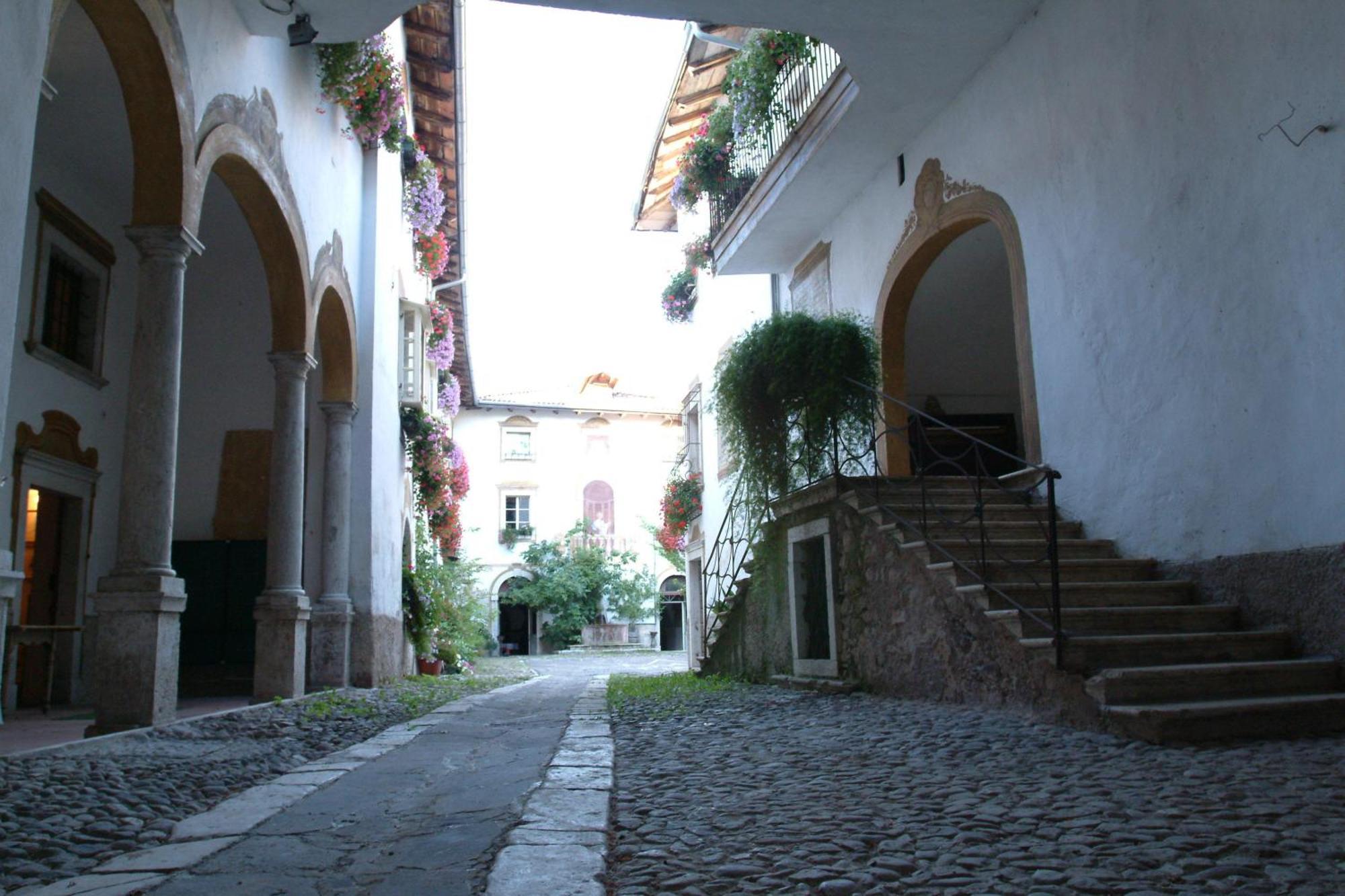 Villa Bertagnolli - Locanda Del Bel Sorriso เตรนโต ภายนอก รูปภาพ