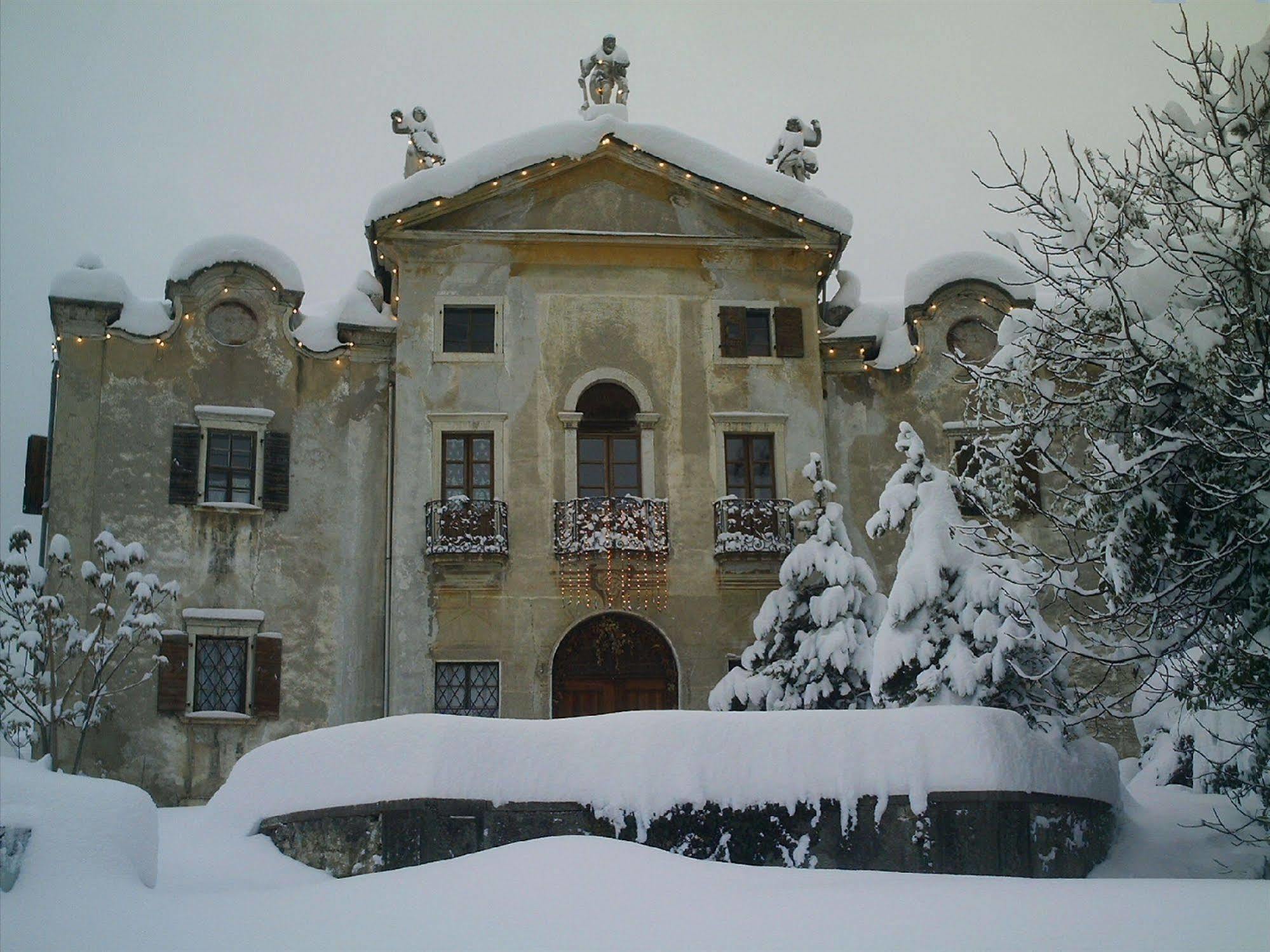 Villa Bertagnolli - Locanda Del Bel Sorriso เตรนโต ภายนอก รูปภาพ